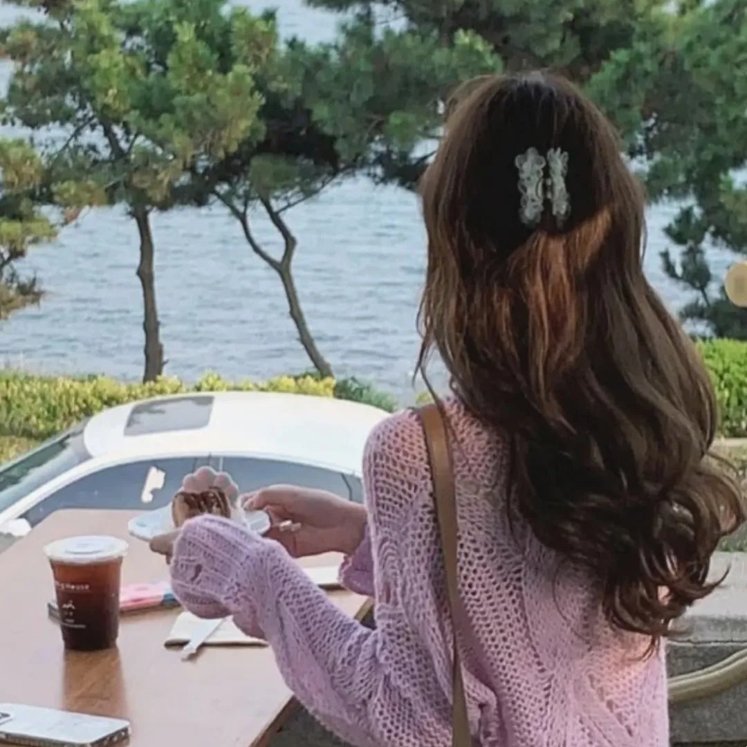 踮起脚尖靠近你